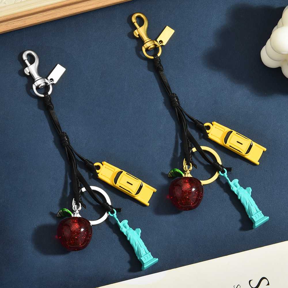 뉴욕시 테마 멀티 참 키체인 가죽끈 빅애플 옐로우 택시 - Travel Accessories Apple 리뷰 및 가격